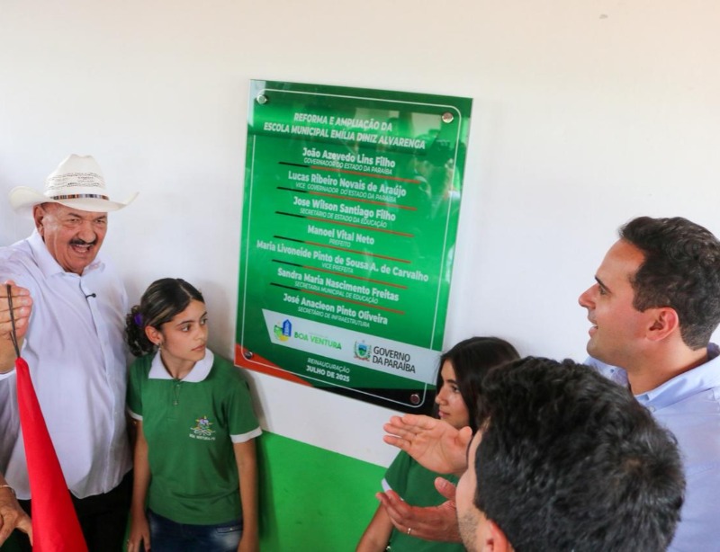 Governo da Paraba e Prefeitura de Boa Ventura entregam escola reformada e acompanham obras da nova creche