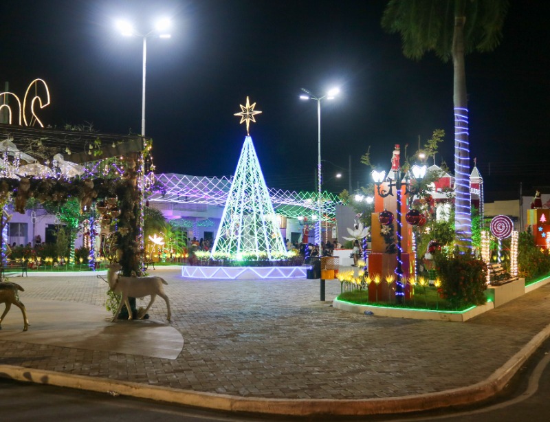 R�veillon de Boa Ventura acontece hoje (31) com festa em pra�a p�blica, clima de paz e decora��o natalina refer�ncia na regi�o